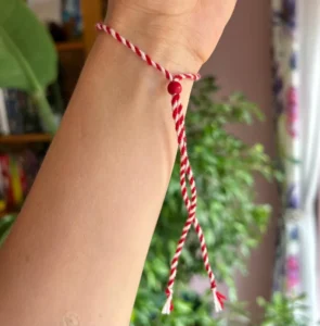 Buy martinitsa in UK image of a bulgarian martenitsa